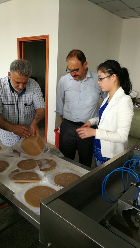 صناعة الأغذية 900 قطعة / ساعة 150 مللي متر آلة تورتيلا الذرة التجارية 10