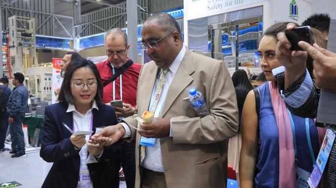 آلة صنع التورتيلا عالية السرعة منخفضة الطاقة 2000 قطعة في الساعة 15